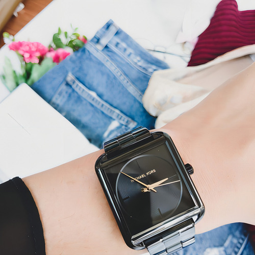 Reloj Michael Kors Lago Mk3666 Inoxidable Para Mujer Color Negro