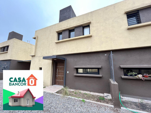 Apto Credito! Venta Duplex De 2 Dorm En Housing