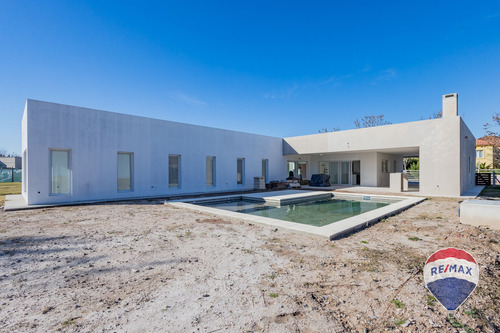 Casa En Venta En Haras Del Sur
