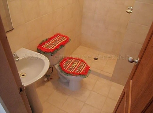 Imagen 8 de 13 de Eloisa Mejia Rentahouse Vende Apartamento En Prebo Valencia 22-812