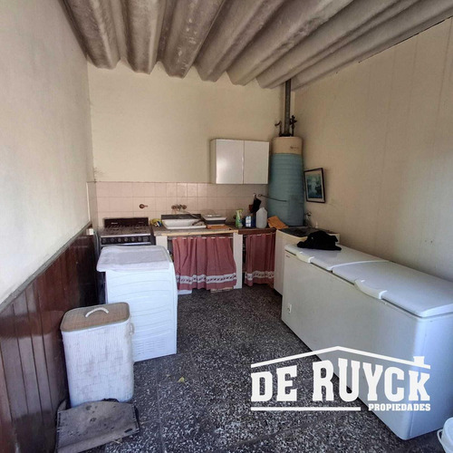 Chalet En Pleno Barrio Los Cedros
