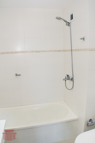 Avenida Roosevelt - Edificio Nuevo - Ref: 10880