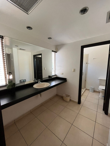 Renta Casa Amueblada En Compostela Residencial