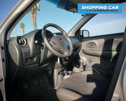 Nissan March -