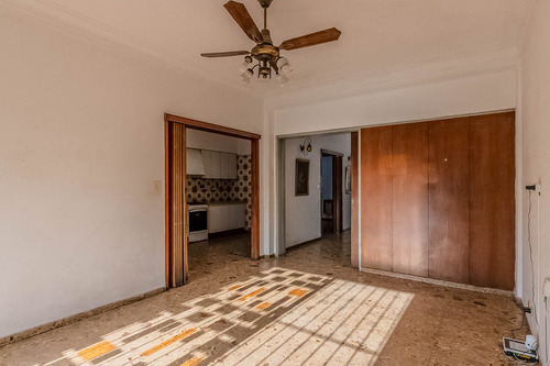 En Venta · Casa En Block · 4 Ambientes · Terraza · Múltiples Espacios Funcionales · Piñeyro