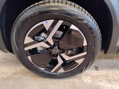 Peugeot 2008 1.0T Gt
