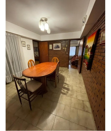 Imagen 12 de 15 de Venta - Casa En Dos Plantas En Calle Mariano Acosta Al 300