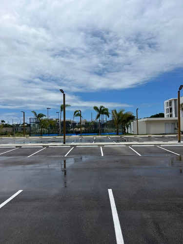 Apartamento Tipo Condohotel En Venta En Punta Cana Downtown, Amueblado, Listo Para Estrenar