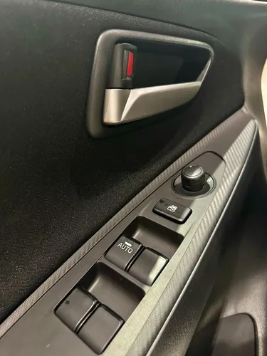 Mazda 2 Sedan Touring Automatico Paño Ipm 2025