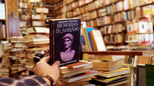 Memorias De Adriano. Marguerite Yourcenar.