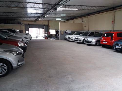 Imagen 2 de 13 de Venta Estacionamiento En Ciudad Vieja - Trabajando A Full !!