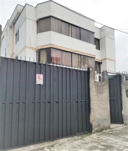 Casa Rentera De Venta En El Norte De Quito