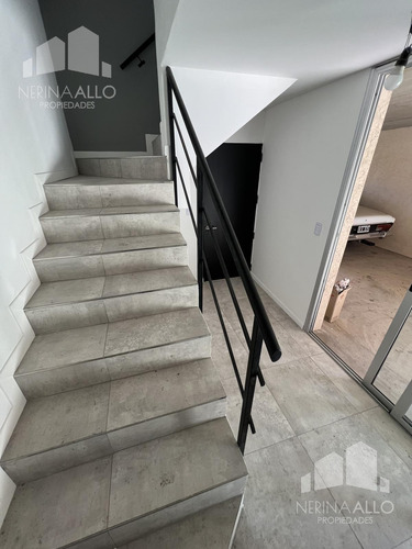Venta Duplex Condominio 4 Ambientes