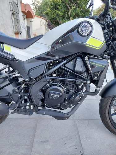 Imagen 5 de 15 de Benelli Leoncino 250 2020 1.800km