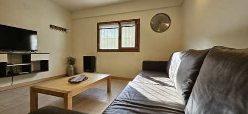 Departamento En Venta De Dos Dormitorios En San Martín De Los Andes, Centro. Duplex