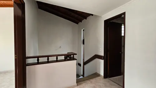 Casa En Venta En Estadio. Cod V12501