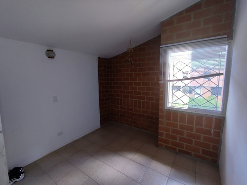 Imagen 7 de 12 de Town House En Urb. Valle De Chara, Valle Hermoso