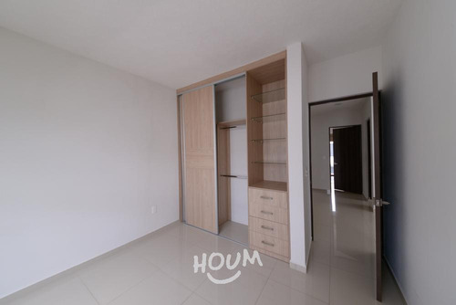 Casa En Senderos De Monte Verde, Tlajomulco De Zúñiga Con 3 Recámaras, 162 M², Id: 87017