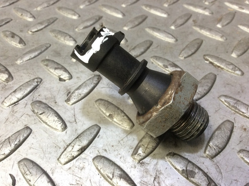 Sensor Presión Aceite Detall Chevrolet Tornado 1.8 Std 04-11 (Usado)