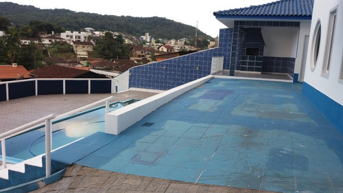 Residência Completa Averbada. Aceito Permuta. Ofereço 90 Mil De Desconto Para Efetuação De Um Embelezamento Geral Da Residência. A Residência, Uma Vez Embelezada, Passará A Valer Cerca De 1.600.000.