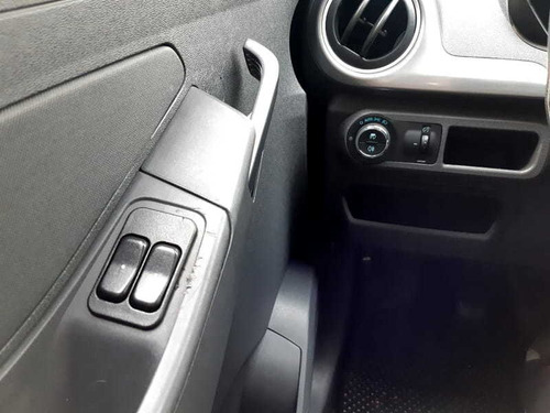 Imagem 10 de 15 de Chevrolet Montana Sport 2014