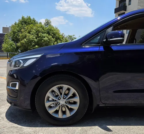 Kia Sedona 3.3 V6 Lx At