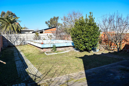 Imagen 29 de 30 de 138 E 11 Y 13. Casa De 3 Dormi En Venta Punta Lara