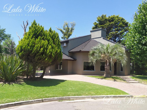 Imagen 2 de 17 de Venta - Casa En El Rodal