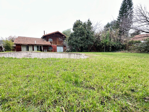 Casa Con Gran Terreno En La Reina, Ideal Para Remodelar