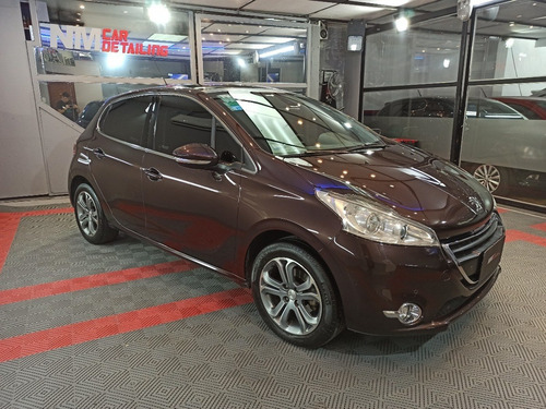 Imagen 3 de 15 de Peugeot 208 1.6 Feline Pack Cuir 2014
