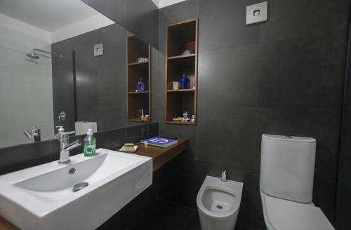 Imagen 9 de 16 de Venta Apartamento 3 Dormitorios Centro ¡piso Alto,a Metros De La Intendencia, Reciclado A Nuevo, Ideal Vivienda U Oficina!