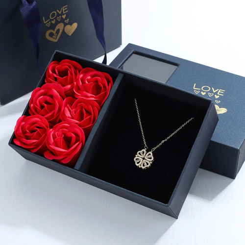 Imagen 5 de 10 de Collar Trébol 4 Corazones Doble Vista Dije Dorado Caja Rosas