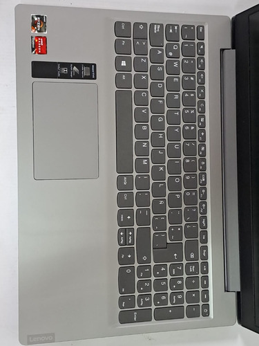 Imagen 2 de 7 de Notebook Lenovo S145-15api Amd Ryzen3 3200u 4gb Ram 1tb Hdd