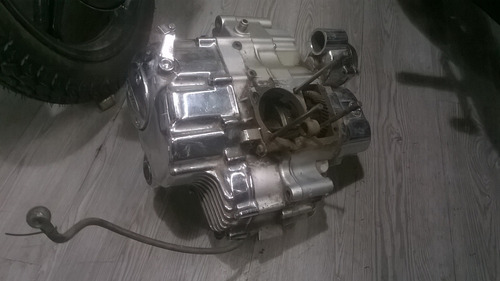 Imagen 2 de 4 de Motor Moto Um Renegade Para Repuesto. Solo Parte Inferior