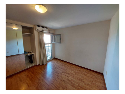 Imagen 7 de 8 de Departamento De 2 Dormitorios Con Cochera En Venta En Barrio Pueyrredón.