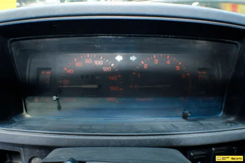 Mazda B2000 2.0