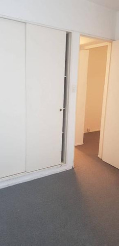 Imagen 4 de 19 de Departamento En Venta 2 Ambientes Con Dependencia De Servicio Apto Profesional