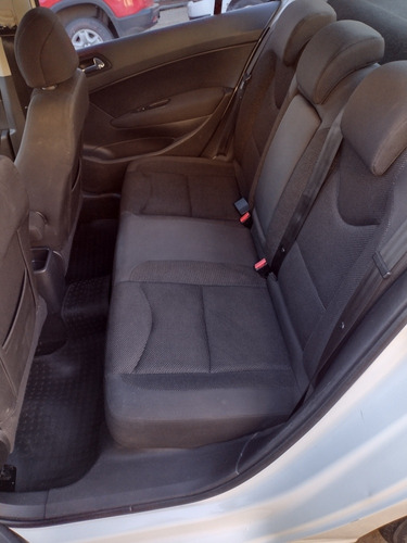 Imagen 12 de 14 de Peugeot 408 2.0 Allure Tiptronic 143cv 2011