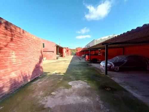 Terreno Con Oficina Comercial Con Estacionamiento En Don Torcuato