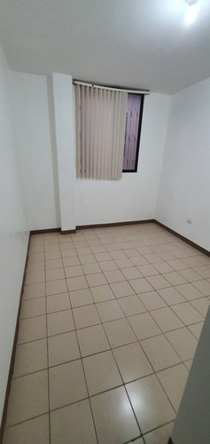 Imagen 19 de 30 de Venta Departamento Alamos Norte Guayaquil