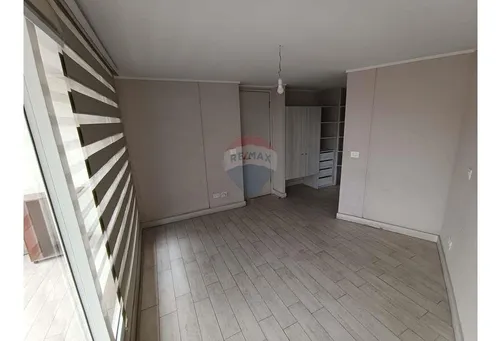Dos Estacionamientos/ Metro Plaza Egaña/ Disponible
