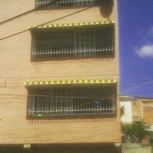 Imagen 2 de 10 de Reparacion De Rejas Y Toldos De Aluminio Ventanas Panorámica