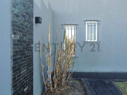 Casa En Venta En Los Talas, Berisso - 3 Dormitorios Y 2 Baños