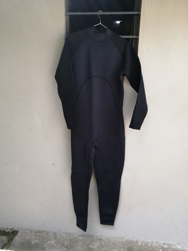 Imagen 2 de 4 de Traje De Neopreno 2mm Nuevo
