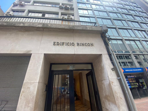 Edificio Comercial En Ciudad Vieja.