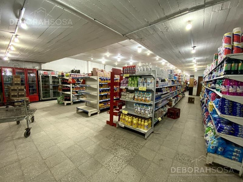 Imagen 2 de 7 de Excelente Propiedad Local De 550m2 Ubicado En El Centro Comercial De Virrey Del Pino! Con Renta