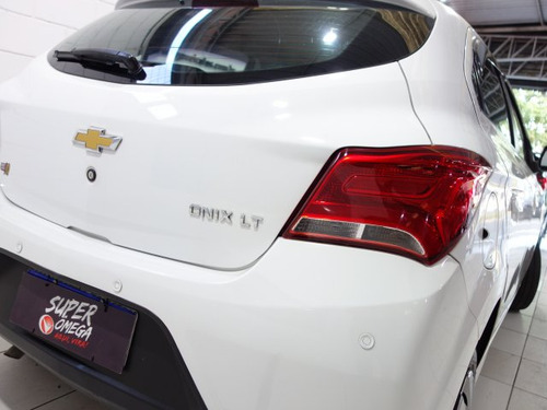 Chevrolet Onix Onix 1.0 MPFI LT 8V FLEX 4P MANUAL