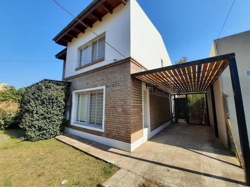 Imagen 3 de 22 de Casa 2 Plantas En Funes.