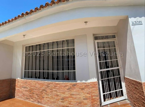 Casa En Venta La Pradera San Joaquín Carabobo Conjunto Cerrado Casa Remodelada Anra 24-11151