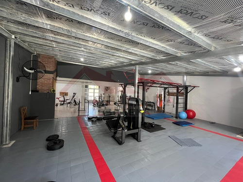 Venta Local / Galpón Con Usos De Gimnasio, Salón De Eventos, Depósito, Etc - General Belgrano - Calle 30 E/ 43 Y 45.